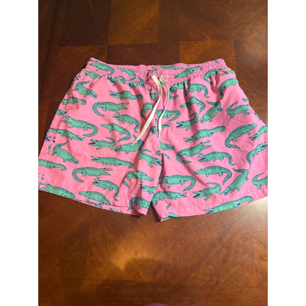 Chubbies Men's Swim Trunks Size M The Glades Pink Alligator Stretch Mesh Lined